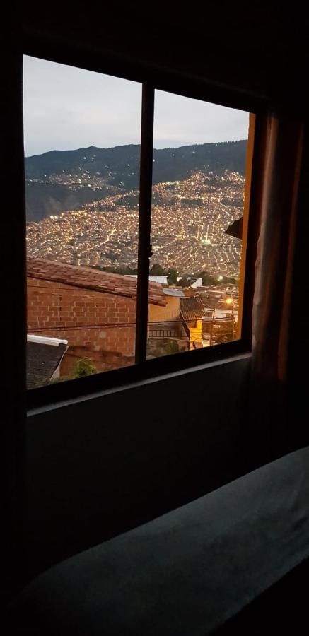 Ferienwohnung Wonderful House With Views In Medellin-Fiber Optics Exterior foto