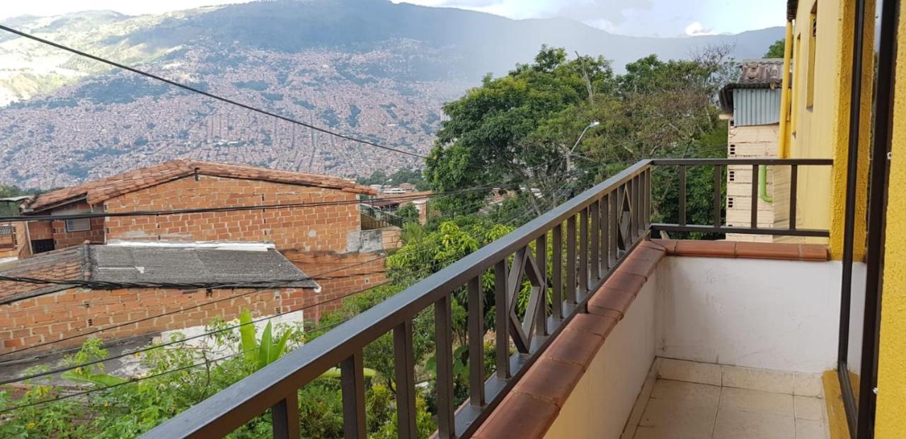 Ferienwohnung Wonderful House With Views In Medellin-Fiber Optics Exterior foto